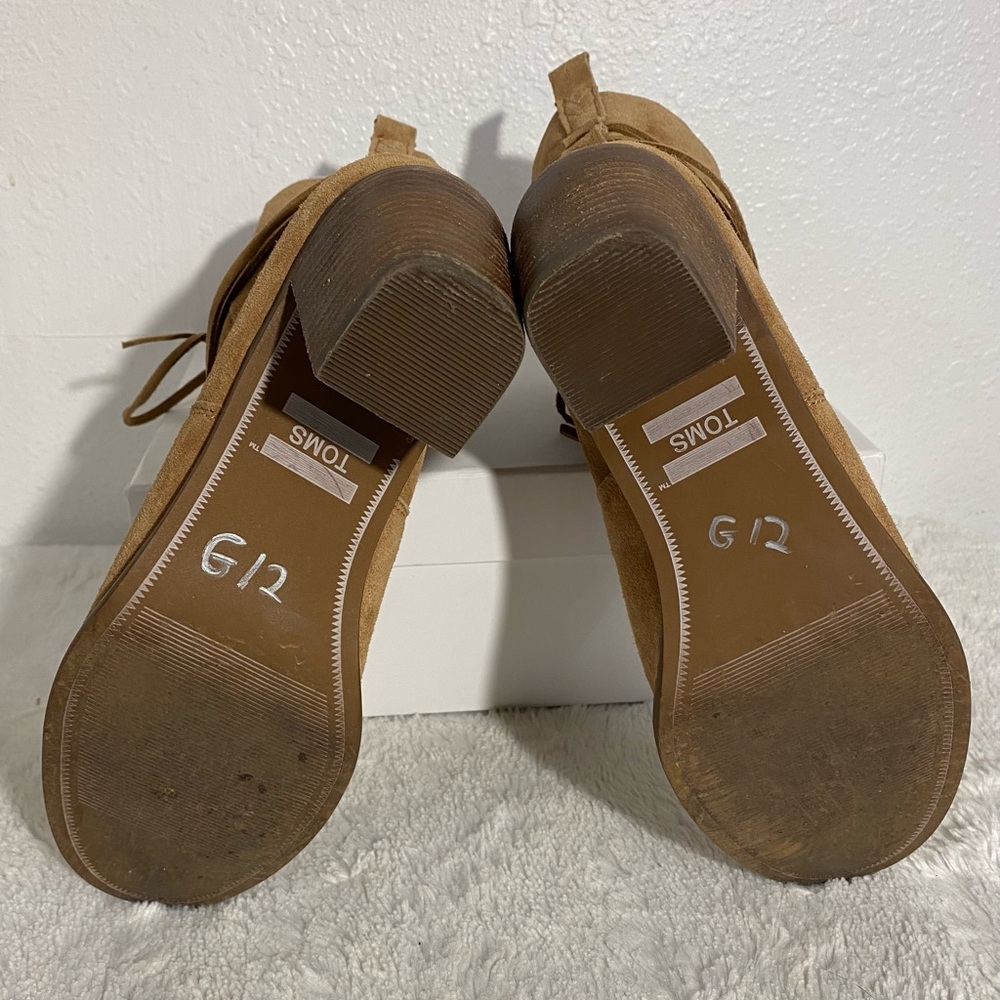 Toms Mila Toffee Suede Ankle Boots Size 7 Pull On Leather Lacing Detail - Picture 9 of 12